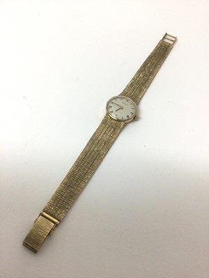 Lot 65 - 9ct gold ladies watch