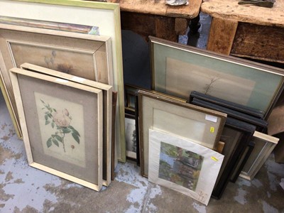 Lot 23 - Collection of decorative pictures to include 19th century engravings