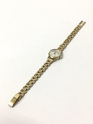 Lot 83 - 9ct gold ladies watch