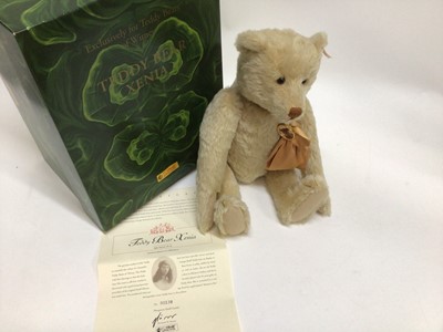 Lot 1813 - Steiff Bear 2001/02 Xenia 660467 and 1992 Harrods Musical Bear 011924 . Both boxed with certificates. The Harrods box has no lid.