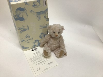 Lot 1826 - Steiff Bear Carlotta 034763, boxed with certificate.