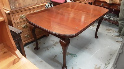 Lot 874 - Early 20th century mahogany extending dining table with one extra leaf on cabriole legs, 147cm x 106cm and a similar sideboard