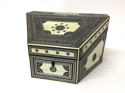 Lot 178 - 19th century Anglo-Indian Sadeli-work slope-fronted box, inlaid with ivory and other materials, 21cm across