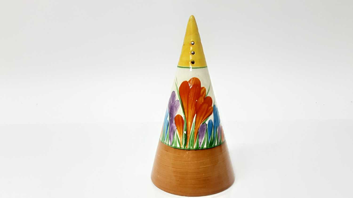 Lot 1131 - Clarice Cliff Bizarre range Crocus pattern sifter