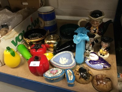 Lot 77 - Lot Murano-style glass fruit, decorative china and ornaments