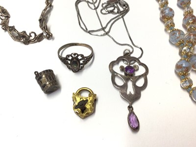 Lot 29 - Antique and later jewellery