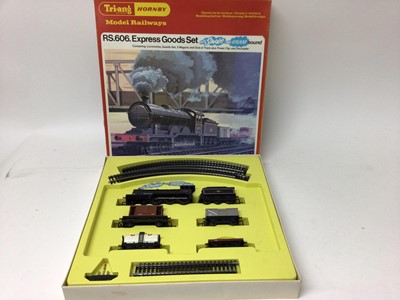 Lot 1851 - Railway Triang 00 gauge Express Goods set RS606 and Express Passenger Set RS609 both boxed (2)