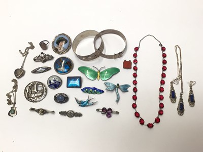 Lot 54 - Group silver and white metal jewellery