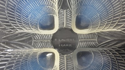 Lot 1004 - Rene Lalique Coquilles pattern opalescent glass bowl, signed on base, 23cm diameter