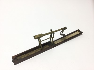 Lot 491 - G.B. - Early 19th century folding coin scales in wood case (coin scales)