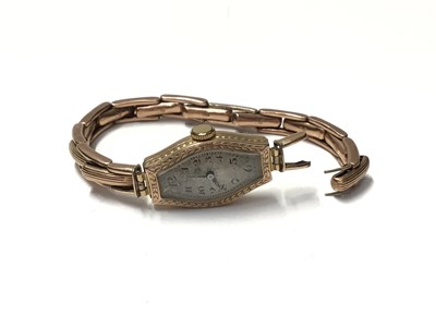 Lot 120 - 1920s 9ct gold ladies wristwatch on 9ct gold bracelet