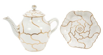 Lot 196 - 18th century Worcester Queen’s pattern teapot, cover and stand, circa 1770 Provenance; Zorensky Collection