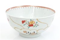 Lot 173 - Mid-18th century Worcester bowl with gilt...