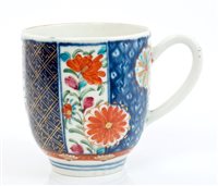 Lot 176 - Mid-18th century Worcester Imari pallet coffee...