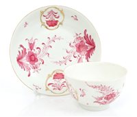 Lot 182 - 18th century Worcester Meissen-style puce and...