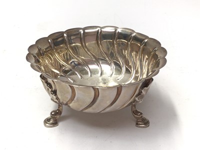 Lot 201 - Edwardian silver sugar bowl on three hoof feet (London 1904)