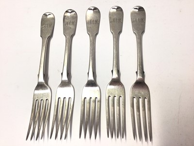 Lot 229 - Five George II silver fiddle pattern forks, (Edinburgh 1757), maker William Marshall, all at 9.5oz.