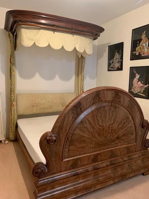 Lot 1356 - Victorian mahogany half tester bed