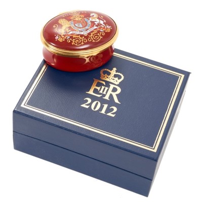 Lot 176 - H.M.Queen Elizabeth II, 2012 Royal Household Christmas present Halcyon Days oval enamel box decorated with Royal Arms with prevention inscription to inside in original fitted box with crowned ER II...