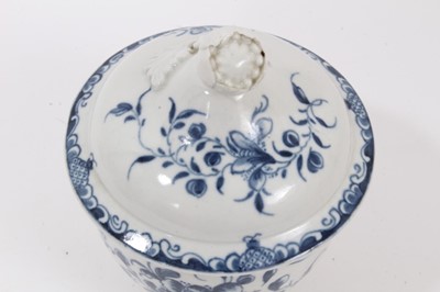 Lot 27 - Worcester blue and white sucrier and cover, circa 1765, decorated in the Mansfield pattern, crescent mark to base, 13cm high