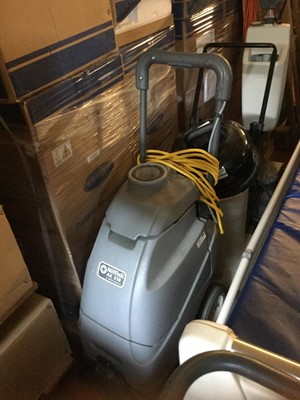 Lot 16 - Nilfisk AX310 carpet cleaner