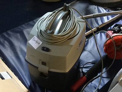 Lot 21 - Nilfisk GD1000 vacuum
