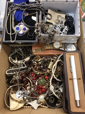 Lot 913 - Costume jewellery, silver, wristwatches, two Parker pens, coins and banknotes