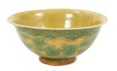 Lot 151 - A fine Chinese yellow and green glazed and incised bowl, Jiajing