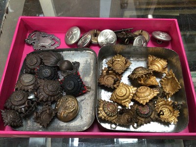 Lot 266 - Small group of military cap badges