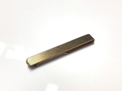 Lot 28 - 1960s 9ct gold tie clip