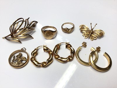 Lot 45 - Group of 9ct gold jewellery to include a...