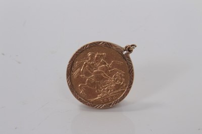 Lot 446 - G.B. - Gold Sovereign Victoria OH 1889F (N.B. In 9ct gold ring mount) (1 coin)