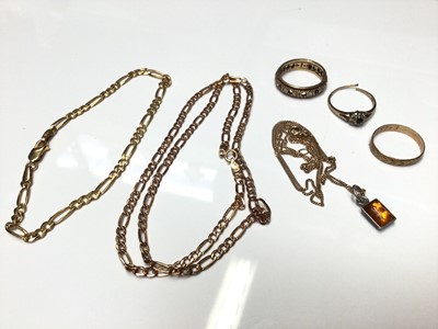 Lot 33 - Group of 9ct gold jewellery to include a necklace, bracelet, chain and three rings