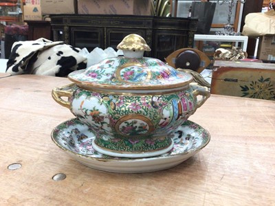 Lot 12 - Chinese Famille Rose tureen and stand