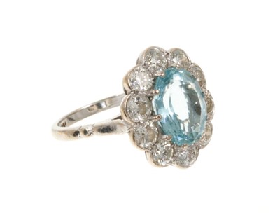Lot 410 - Aquamarine and diamond ring