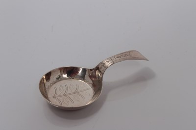 Lot 85 - George III silver frying pan-shaped caddy spoon with bright cut bowl and handle, Birmingham 1799, no makers mark 6cm
