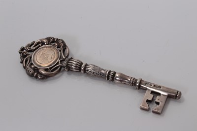 Lot 121 - Edwardian silver presentation key dated 1905, Glasgow 1904, 14 cm