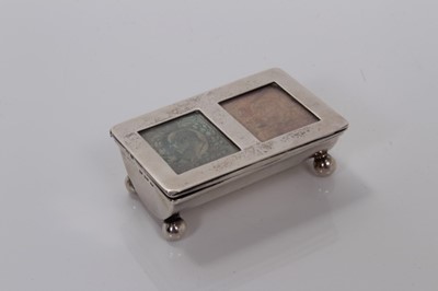 Lot 127 - Two Edwardian silver double stamp box troughs on ball feet, Birmingham1902, S Blackensee & Sons Ltd 5.5 cm and Birmingham 1899, 6 cm (2)