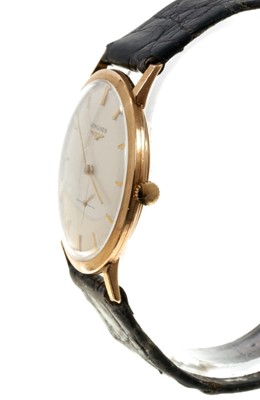 Lot 613 - 1960s Gentlemen's 9ct gold Longines wristwatch on leather strap
