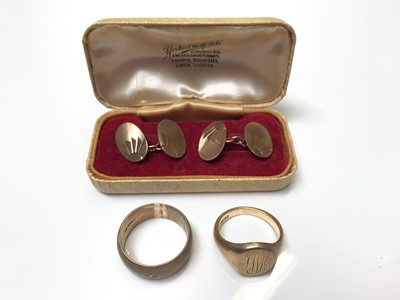 Lot 69 - 9ct gold signet ring, 9ct gold ring with gypsy set diamond and pair 9ct gold cufflinks