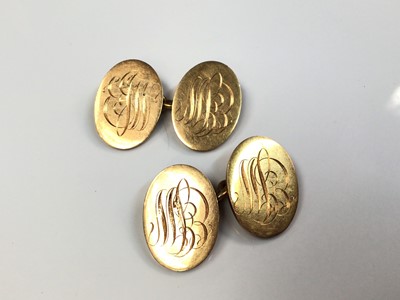 Lot 100 - Pair of Edwardian 18ct gold cufflinks by Goldsmiths & Silversmiths Co. (London 1904)