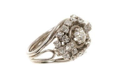 Lot 453 - Art Deco diamond cluster ring with a central old cut diamond