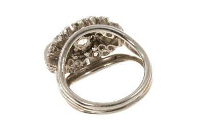 Lot 453 - Art Deco diamond cluster ring with a central old cut diamond