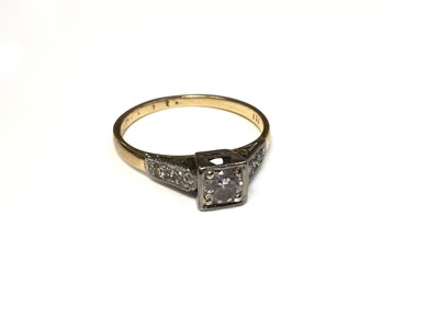 Lot 132 - Diamond single stone ring with diamond set shoulders