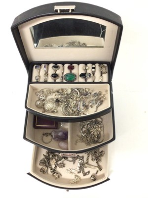 Lot 149 - Jewellery box containing silver and white metal jewellery