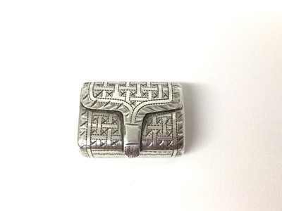 Lot 167 - William IV silver vinaigrette of purse form and engraved decoration (Birmingham 1834) 2.1 cm