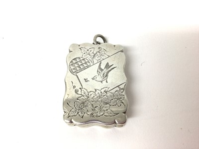 Lot 177 - Victorian silver vinaigrette with engraved Asthetic Movement-style decoration, (Birmingham 1880) 3.4 cm