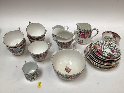 Lot 799 - Crown Staffordshire tea and dinner service with gilt rim and floral decoration