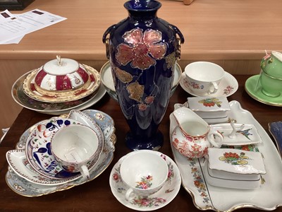 Lot 522 - Large quantity of decorative china, various manufacturers including Royal Doulton, Coalport, Royal Winton, Aynsley etc