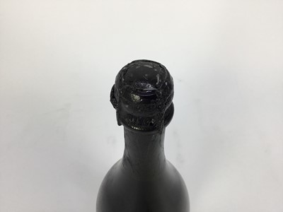 Lot 10 - Champagne - one bottle, Moët and Chandon Dom Perignon 1970